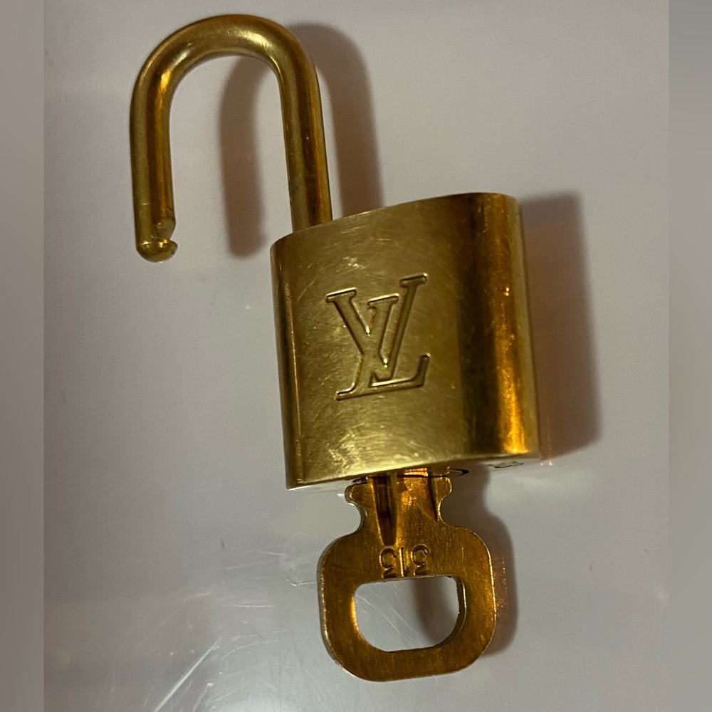Louis Vuitton Lock and Key #313 LV Designer
